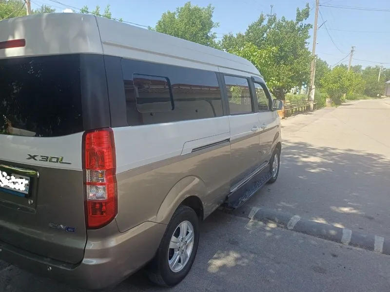 Микроавтобус ShINERAY X 30L 2 Микроавтобус ShINERAY X 30L 2