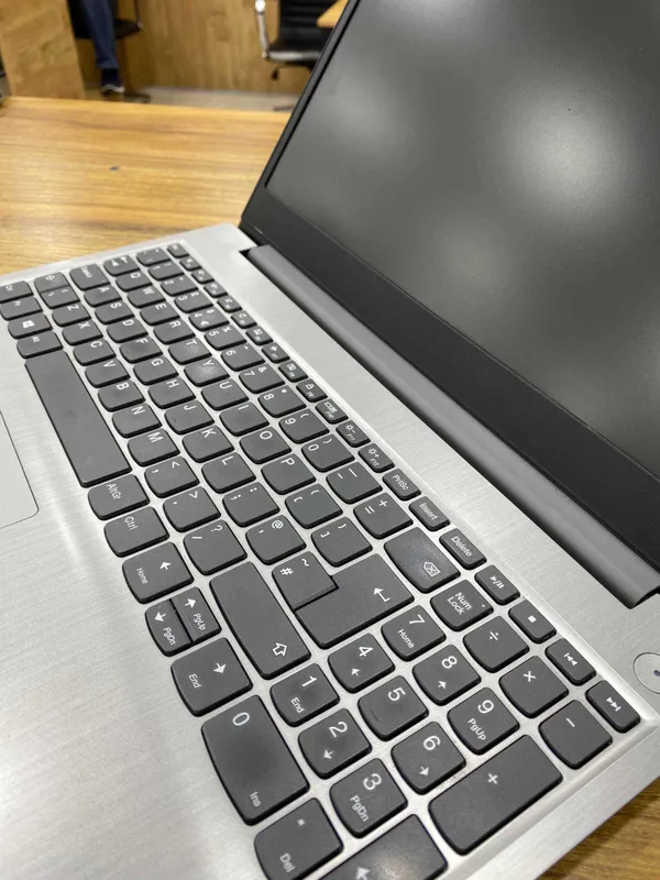 Б/У ноутбук Lenovo IdeaPad [i3/4/256/15,6 FHD] — фото 1