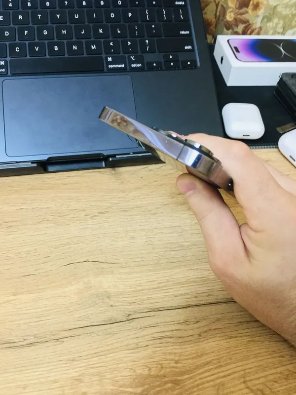 Iphone 14 pro LL/A 4