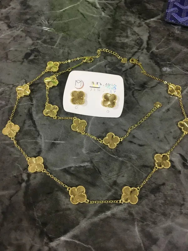 Набор бижутерии Van Cleef премиального качества 1 Набор бижутерии Van Cleef премиального качества 1