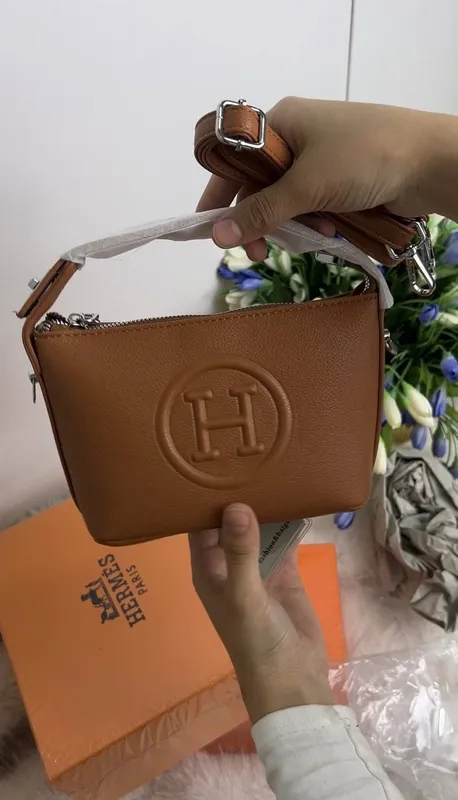 Ayollar sumkasi Hermes karobka dakumentlar bor