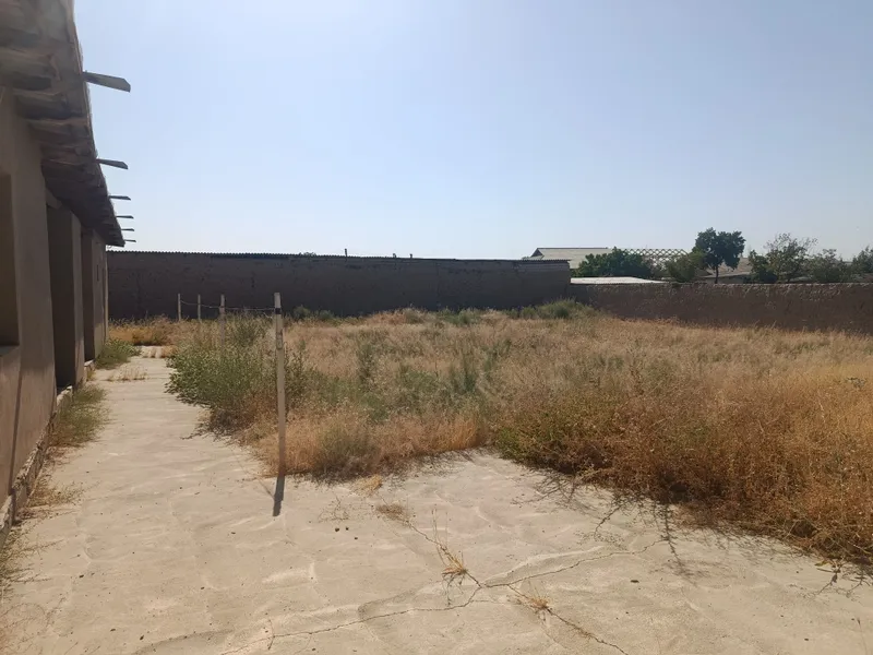 Hovli sotiladi srochno 6