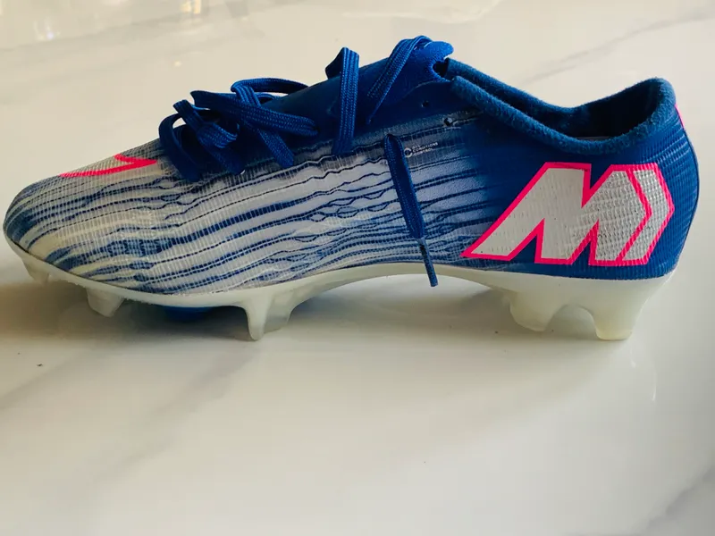 NIKE butsi 3