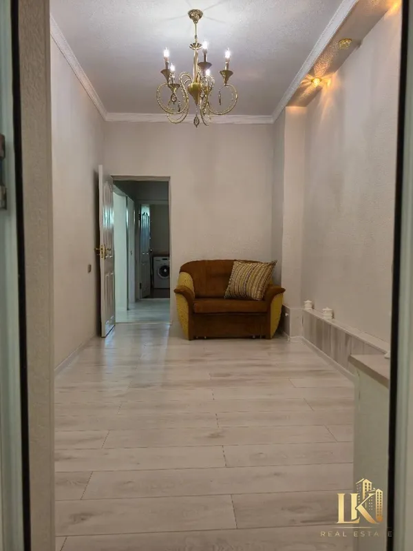 Продаётся 3-комнатная квартира, 75 м², 4/4 (кирпичный дом) 5