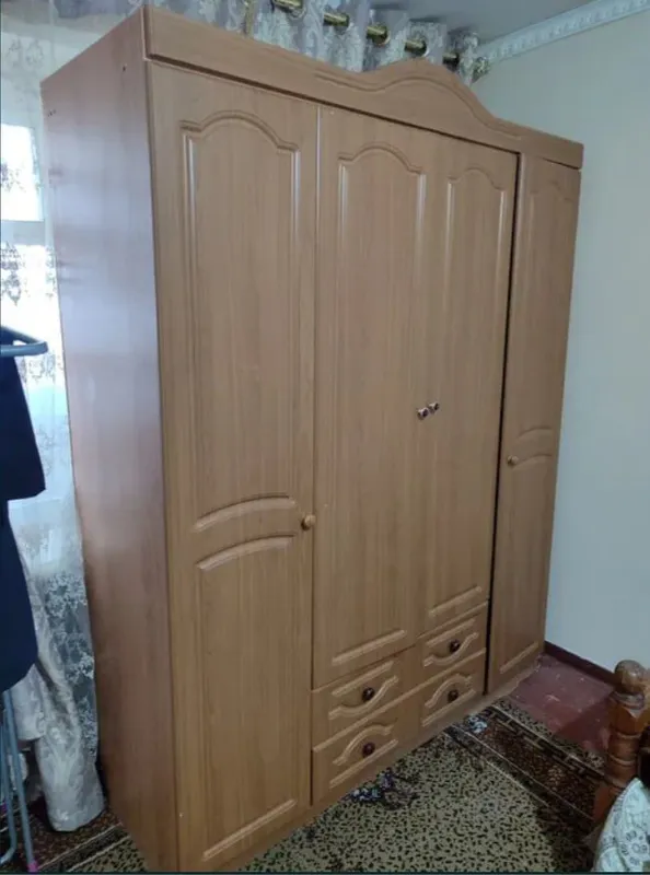 Shkaf sotiladi. Mustahkam va yuqori sifatli mebel. — фото 1