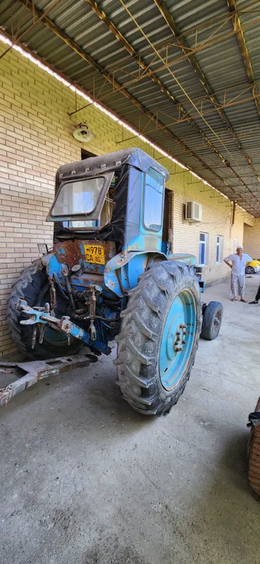 Traktr T28 sotiladi 4