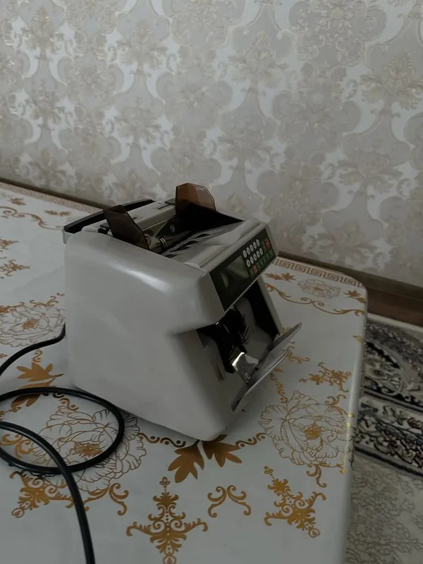 Pul sanash mashinasi sotiladi 2