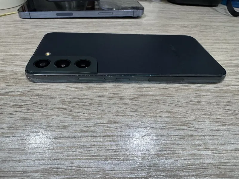 samsung s22 plus 4