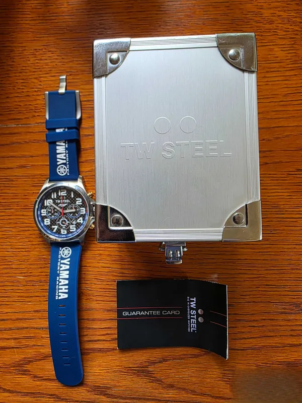 Наручные часы TW Steel Yamaha Racing Edition 1 Наручные часы TW Steel Yamaha Racing Edition 1