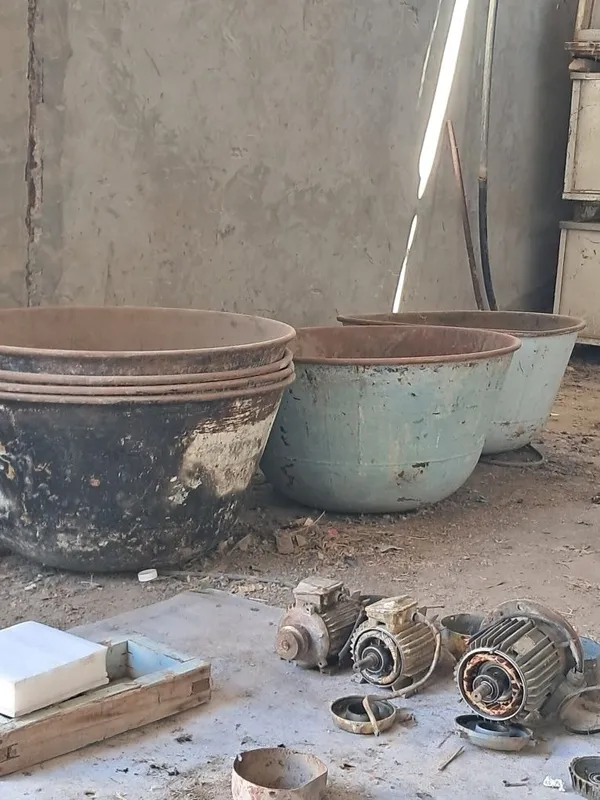 Bunkerlar elektrodvigatellar barchasi kelishilgan holda tez sotiladi — фото 2 Bunkerlar elektrodvigatellar barchasi kelishilgan holda tez sotiladi — фото 2