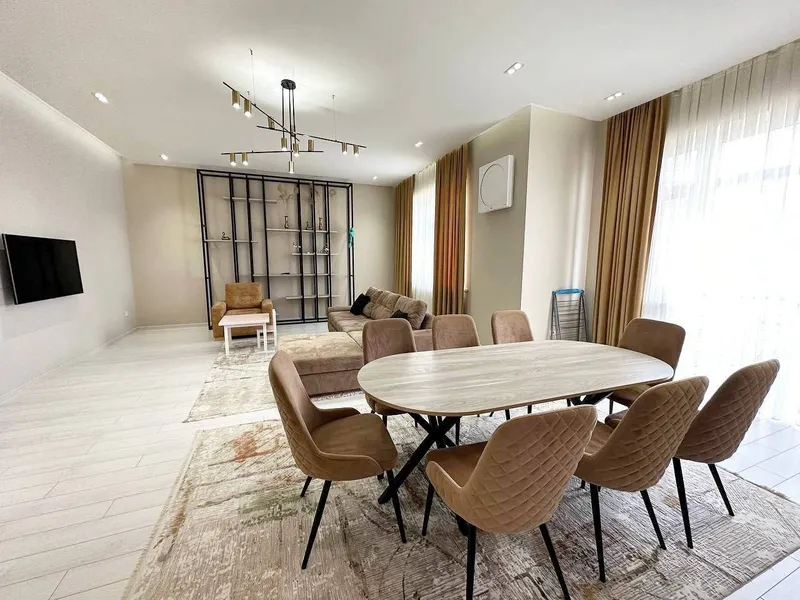 Продаётся 4-комнатная квартира, 182 м², 7/7, Мирабадский район 3