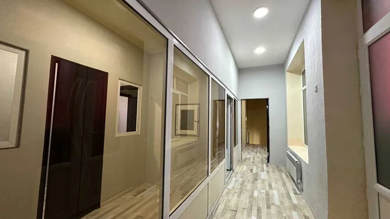 Офис в Бизнес Центре 155 и 300 кв.м Ц 1 С.Азимова Посольство Франции — фото 1