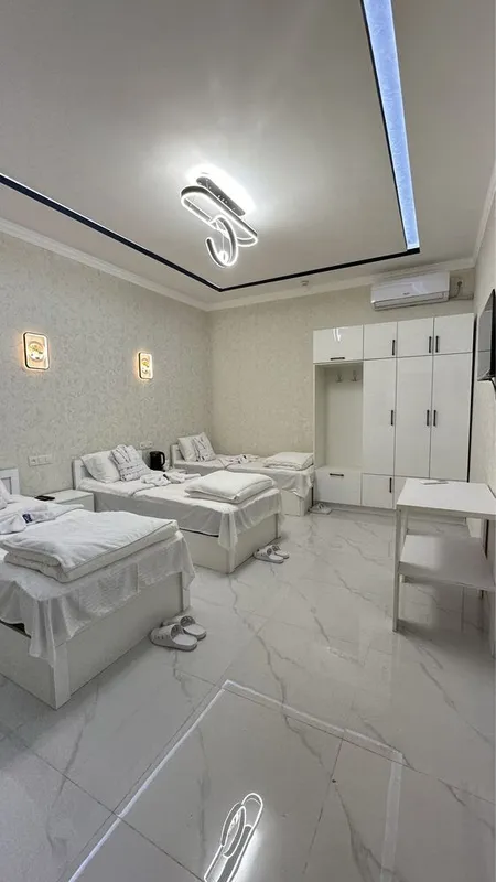 Saroy Hotel lux room mehmonhona 4