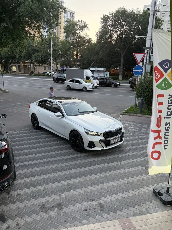 BMW I5 35L M paket 1 BMW I5 35L M paket 1