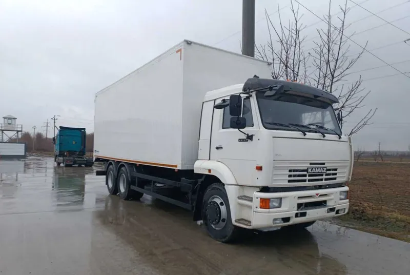 Цельнометаллический автофургон 65117 6х4 1