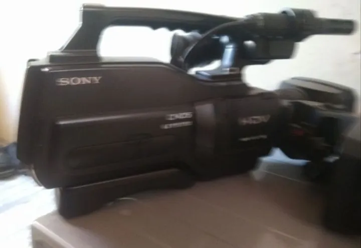 Sony1000 sotiladi Sony1000 sotiladi