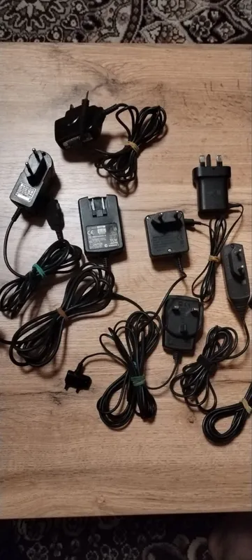 Оригинальные зарядки на Retro телефоны Nokia, Motorola 2 Оригинальные зарядки на Retro телефоны Nokia, Motorola 2