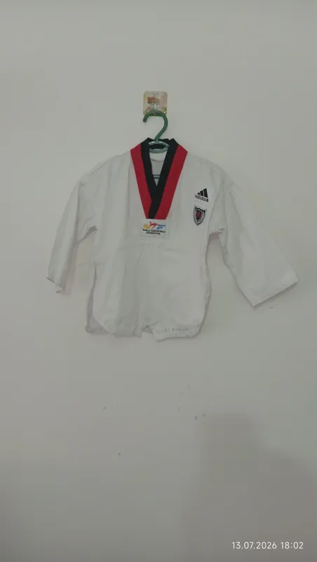 Taekwondo forma. 5/6 yoshga 1