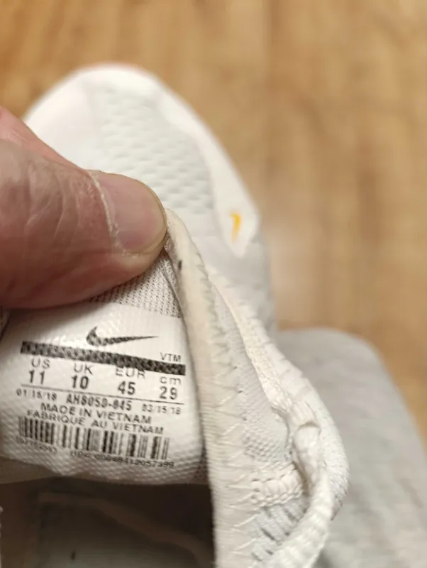 Продам мужские кросовки Nike 45,Columbia 43,нкдорого — фото 1 Продам мужские кросовки Nike 45,Columbia 43,нкдорого — фото 1