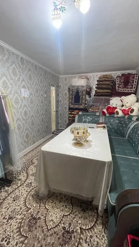 3 xonalik srochna sotiladi