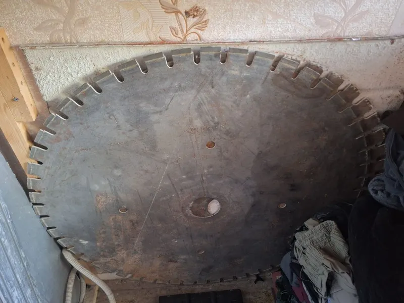 Almazni disk sotiladi 1 metirli 2