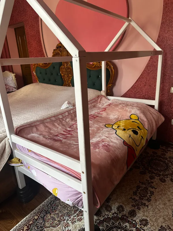 beliy krovat domik. razmer 160/80