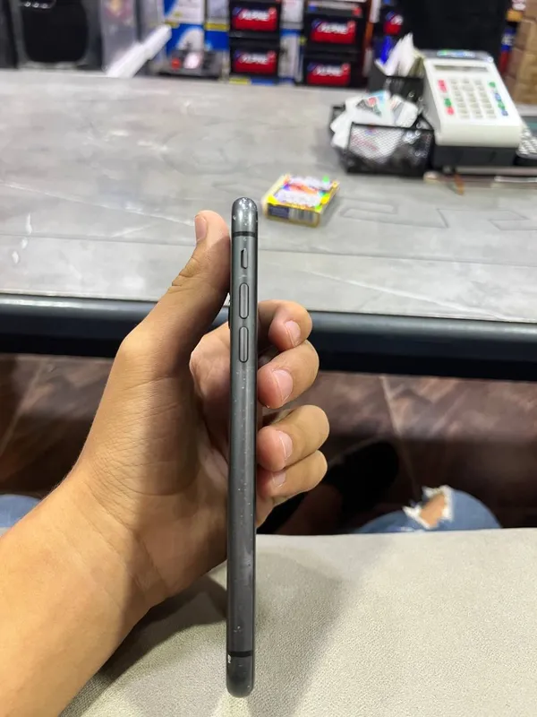 iPhone 11 3