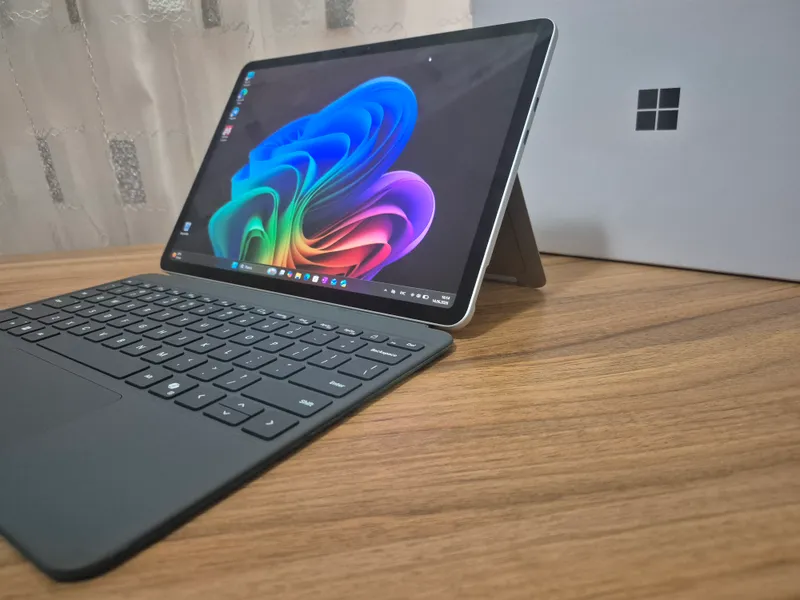 Microsoft Surface Pro 12 — фото 5