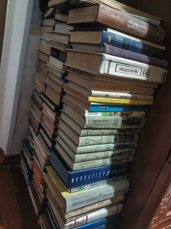 Книги. Много. Хорошие.