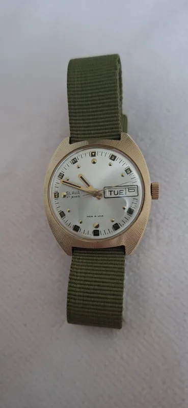 Продам часы "Slava" 27 jewels 2