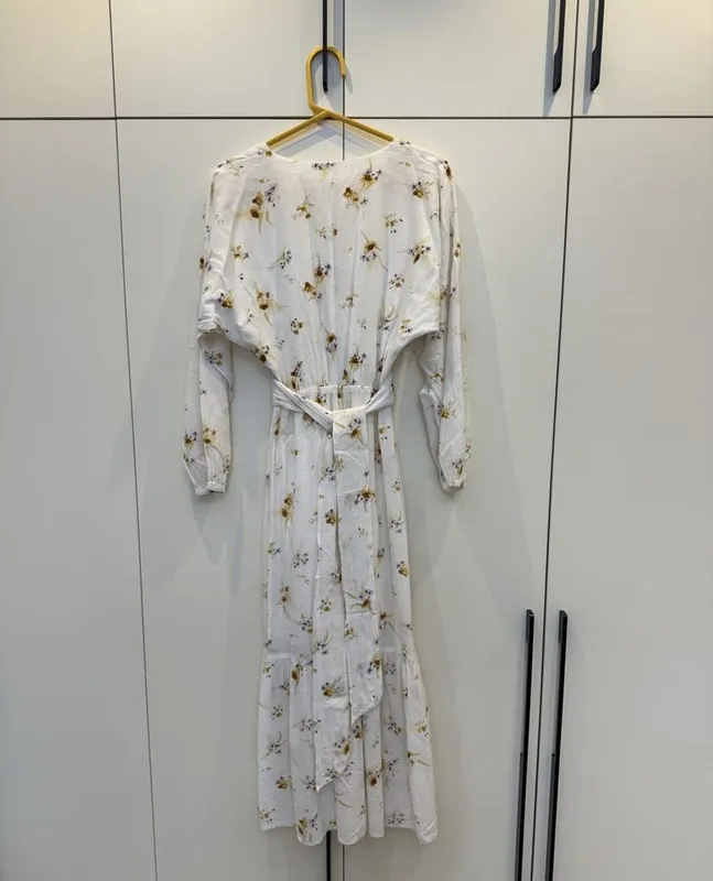 Платье H&M макси с цветочным принтом , размер S 3 Платье H&M макси с цветочным принтом , размер S 3