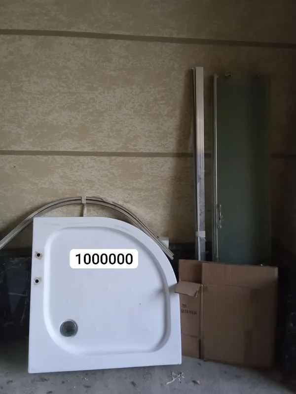 Продам газовые плиты холодильник и душевую кабину в хорошем состоянии