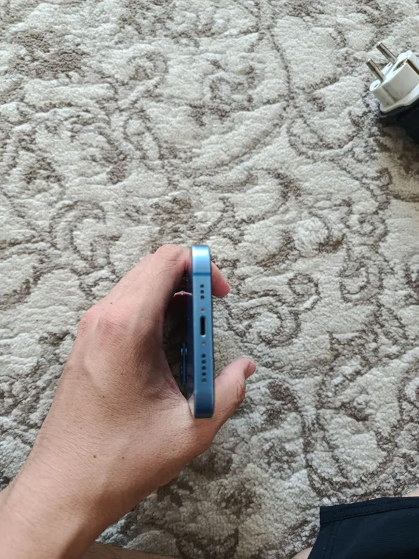 iPhone 13 512GBkafolati bilan 4