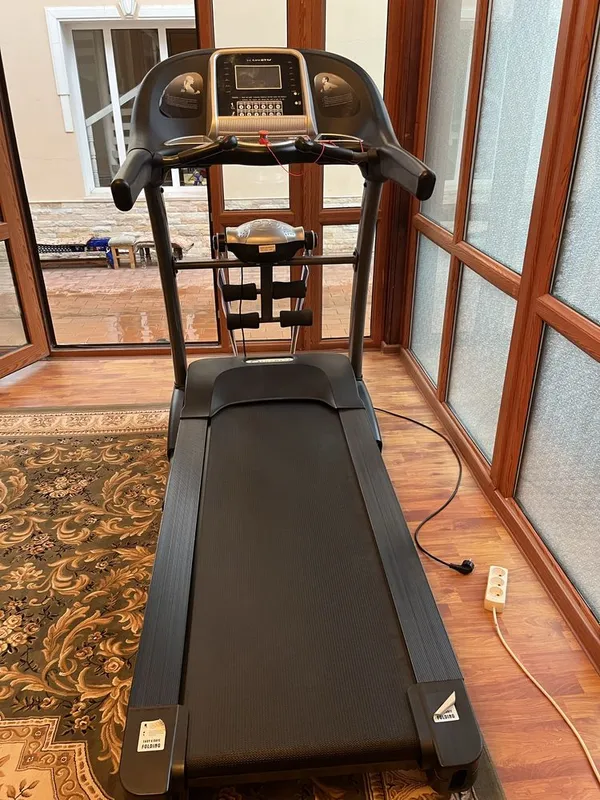 Беговая дорожка LifeGYM 700M 1 Беговая дорожка LifeGYM 700M 1