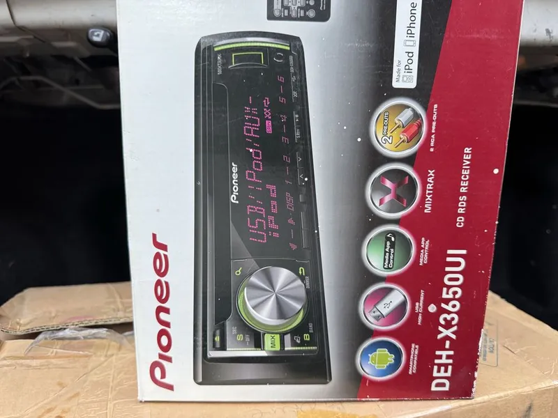 магнитола Pioneer DEH-X3850UI 1