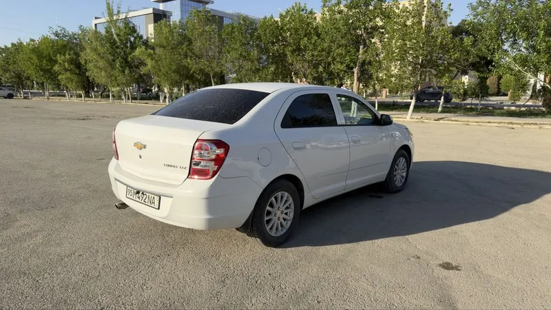 Chevrolet Cobalt — фото 1