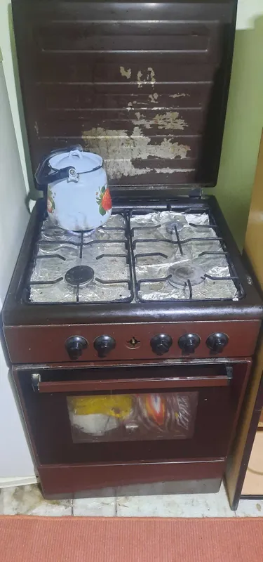 Продаётся газовая плита 2 Продаётся газовая плита 2