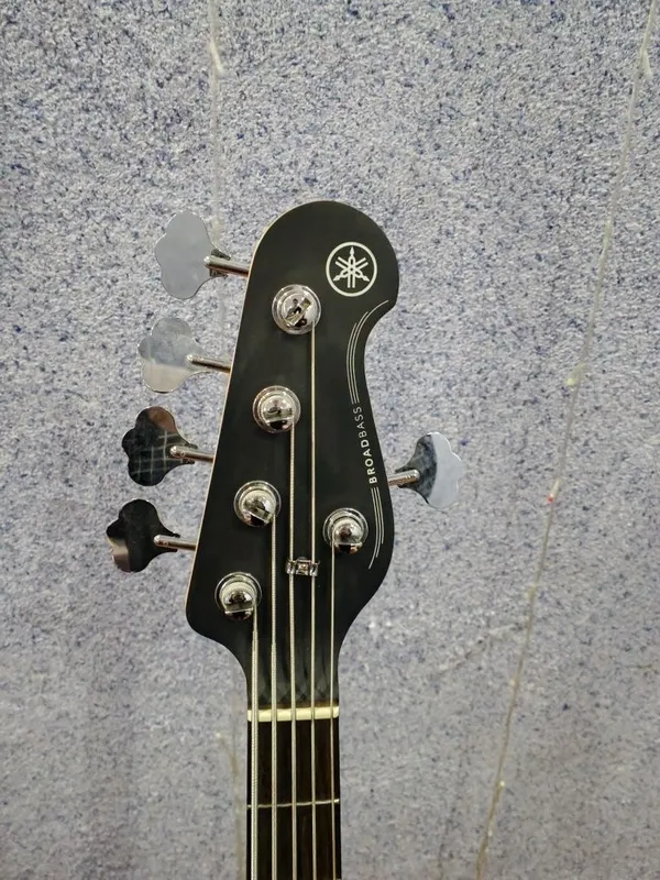Гитара бренд Yamaha — фото 4