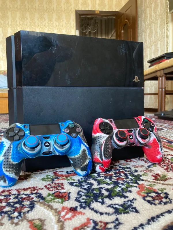 PlayStation 4. 11.00 GoldHen+2 ta joystick