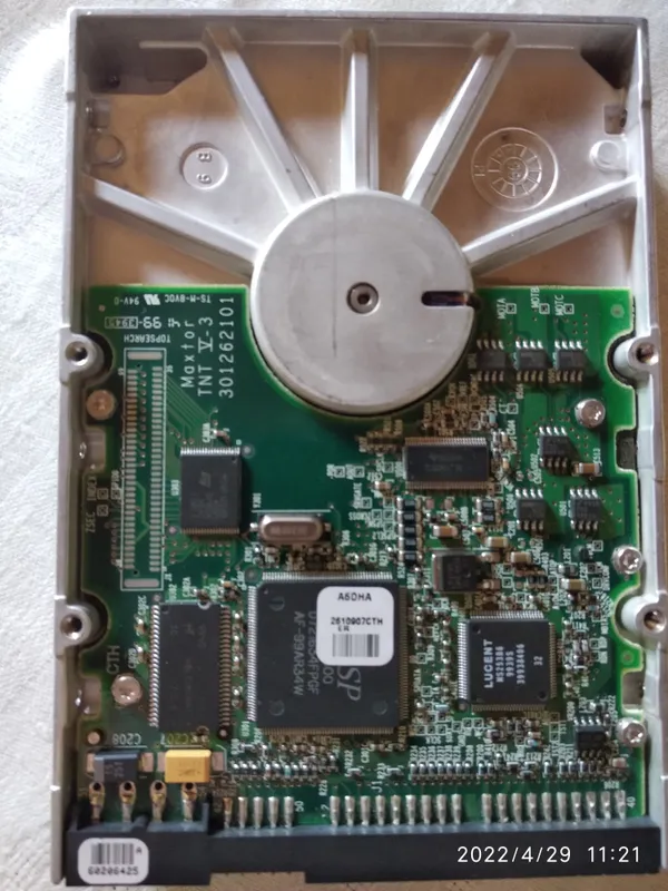 muxtor 10 GB operativ xotira kartasi orqali