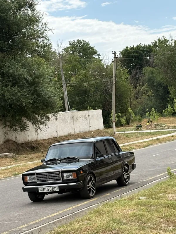 Vaz2107 yili 2008 narxi 5200$ mator 1.6 piryora 8