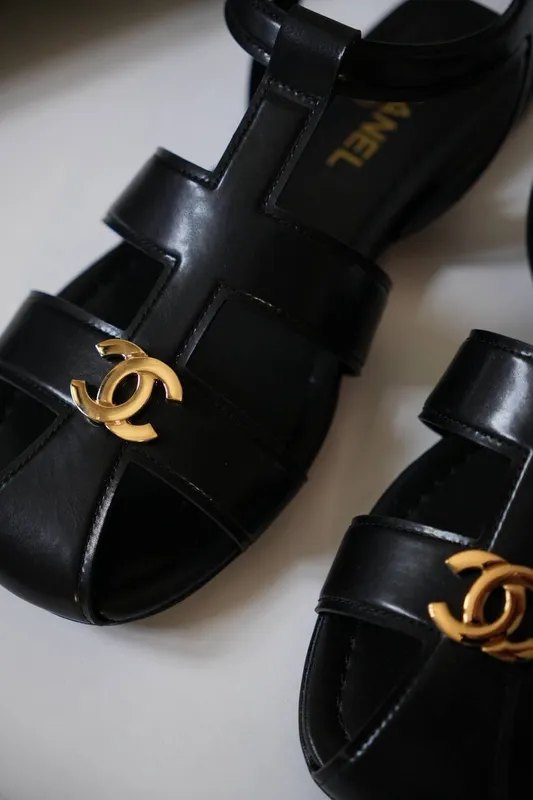 Ayollar uchun Chanel sandallari 3