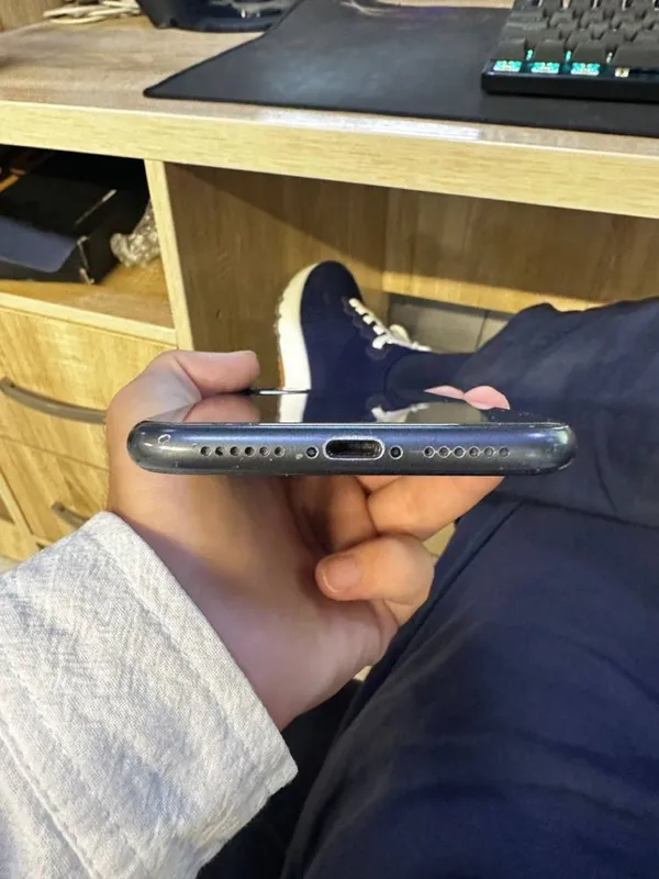 Iphone 11 qora 64gb 4
