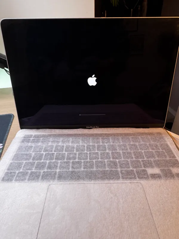 MacBook Pro M2 13, 16/256 5 MacBook Pro M2 13, 16/256 5