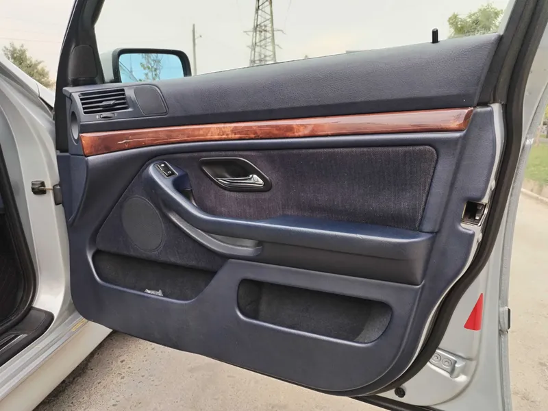 Продам BMW e39, 523i 8 Продам BMW e39, 523i 8