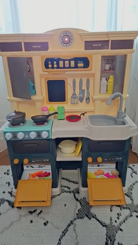 Продаётся детская игровая кухня. Продаётся большая детская игровая ку — фото 1