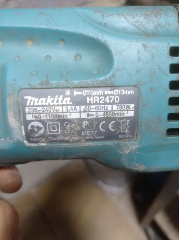 Перфоратор Макита HR 2470 дрель сср