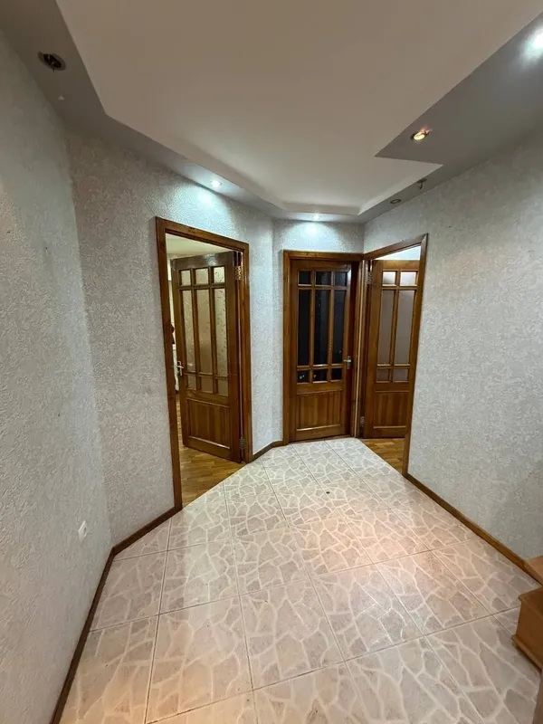 3/2/4 Kvartira sotiladi, g‘ishtli uy, balkon, yaqinida maktablar va bolalar bog‘chasi 2