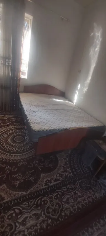 Spalni divan sotiladi. Faqat divan matrasi alohida sotiladi