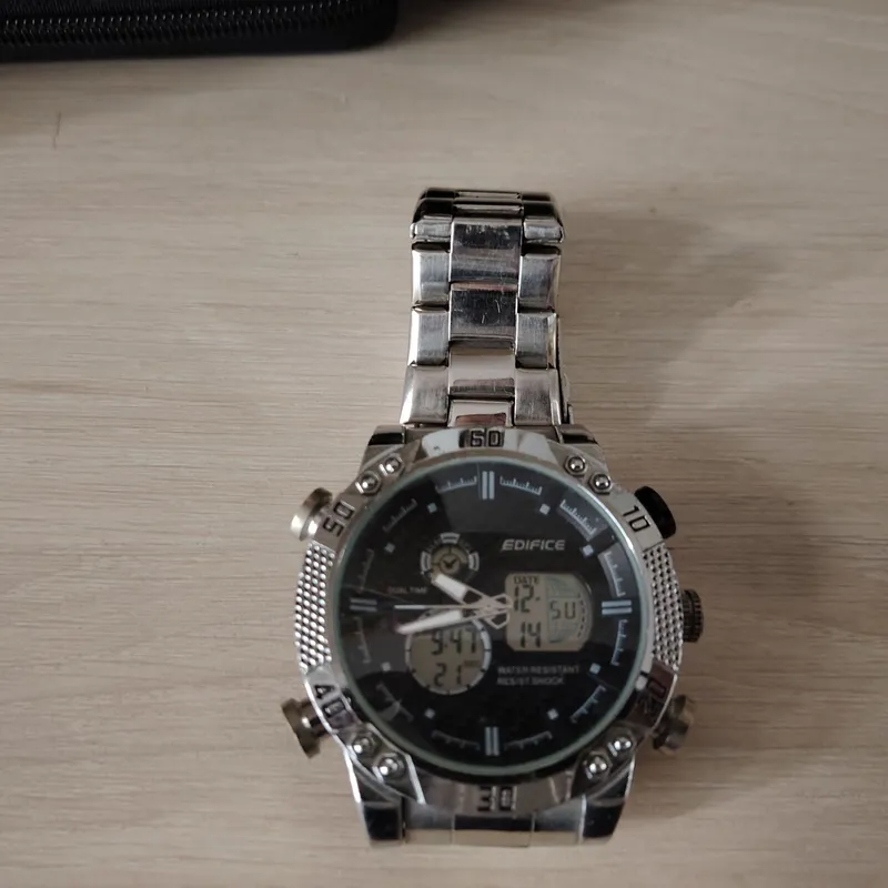 Soatla sotiladi 150$ 4
